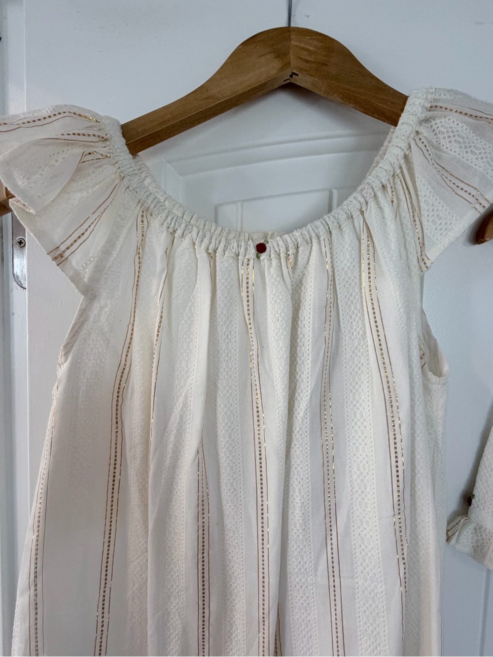 Well Dressed Wolf Cream Two-Piece Set with Gold Accents size 12 NWT - Picture 3 of 9